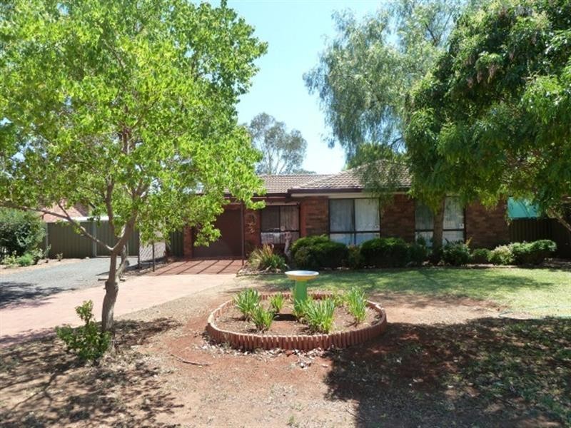 5 Light Pl, Dubbo NSW 2830