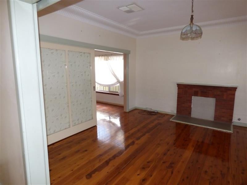 16 Crown  St, Dubbo NSW 2830