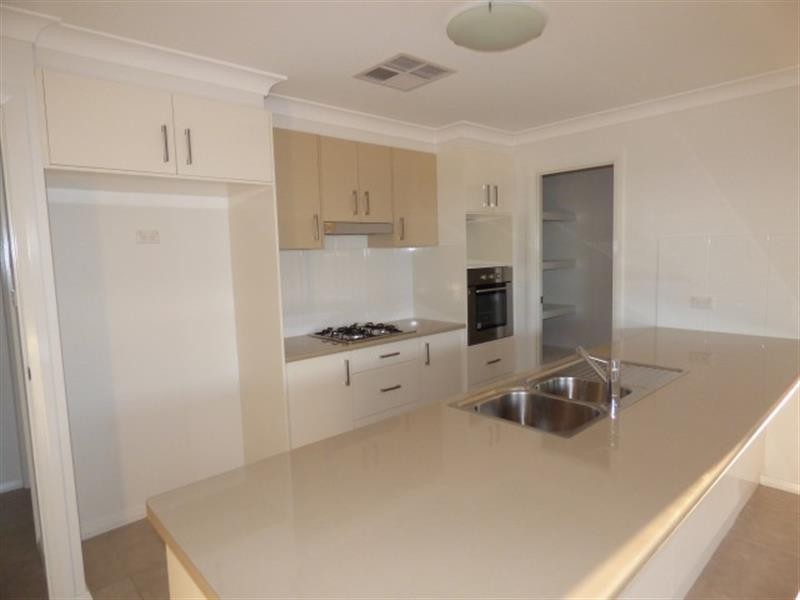 6 Sherrard Cres, Dubbo NSW 2830