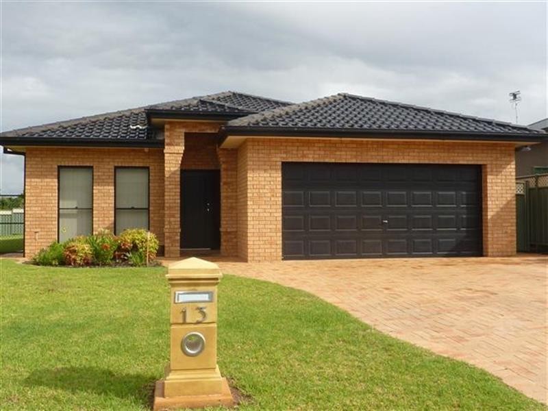 13 Carnoustie Dr, Dubbo NSW 2830