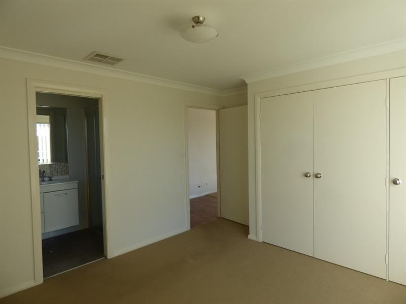 27 Arthur Summons St, Dubbo NSW 2830