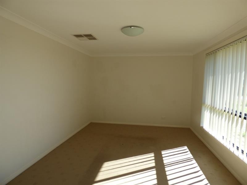 27 Arthur Summons St, Dubbo NSW 2830