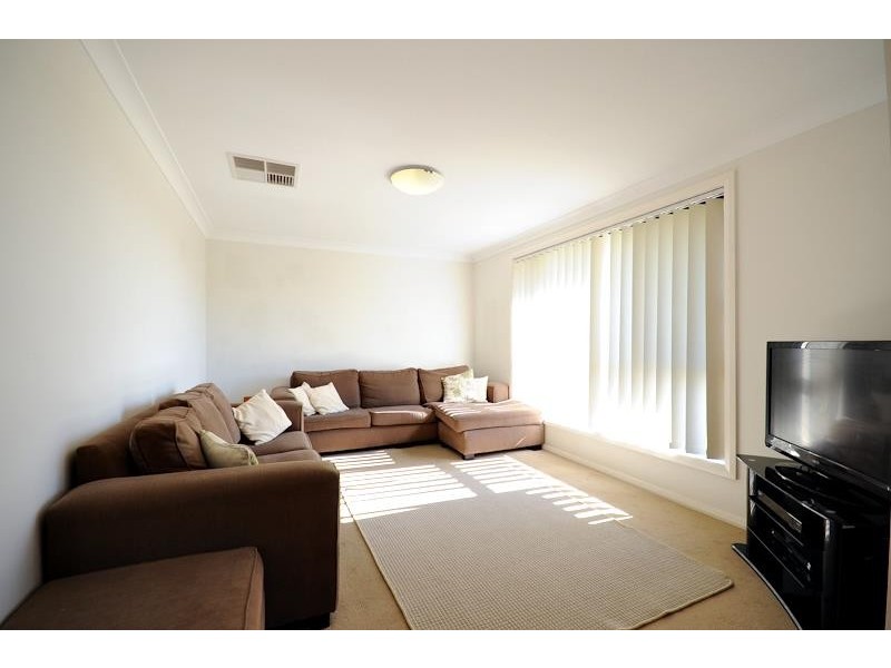 27 Arthur Summons St, Dubbo NSW 2830