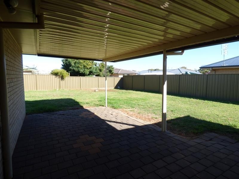 27 Arthur Summons St, Dubbo NSW 2830