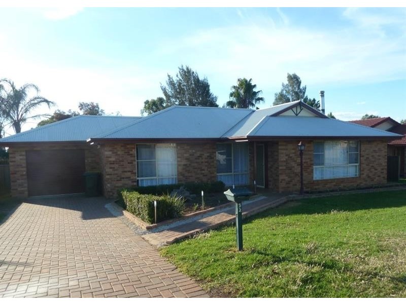 52 Cardiff Arms Ave, Dubbo NSW 2830