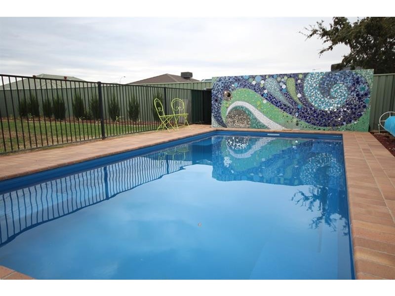 44 Castlereagh Ave, Dubbo NSW 2830