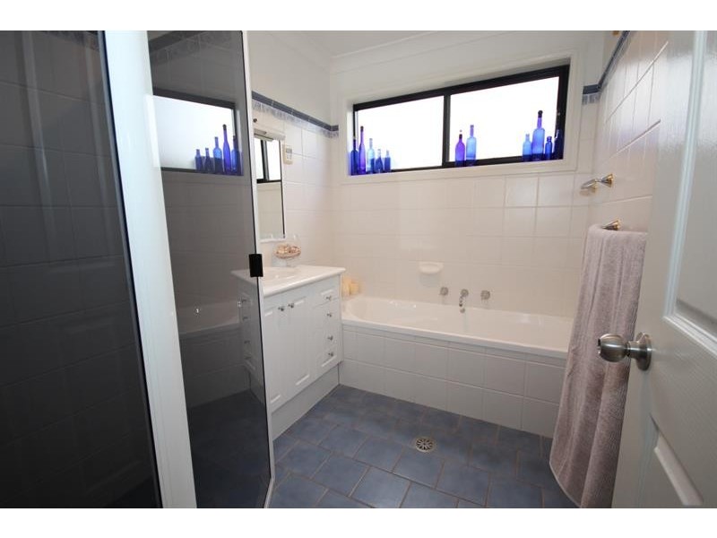 44 Castlereagh Ave, Dubbo NSW 2830