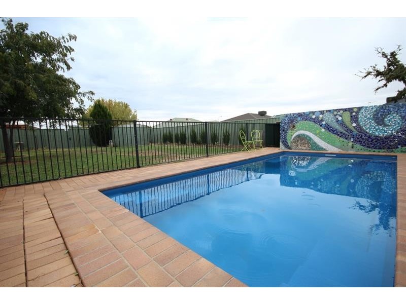 44 Castlereagh Ave, Dubbo NSW 2830
