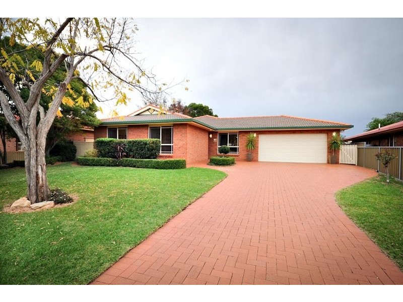 9 Wren Pl, Dubbo NSW 2830