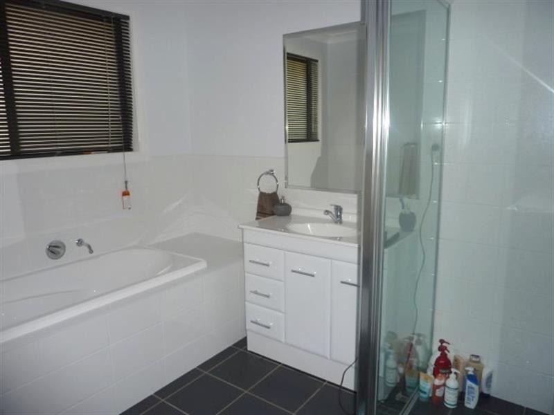 2 Catherine Dr, Dubbo NSW 2830