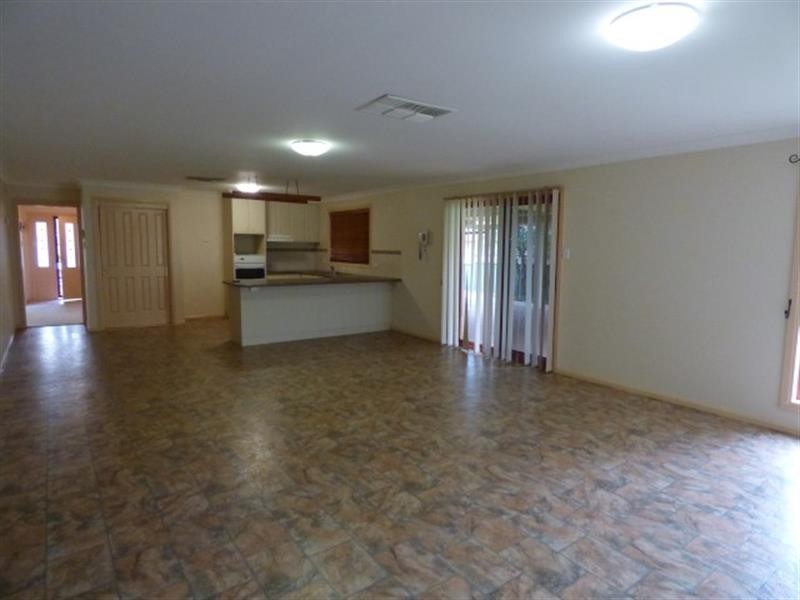 3 Huntingdale Cl, Dubbo NSW 2830