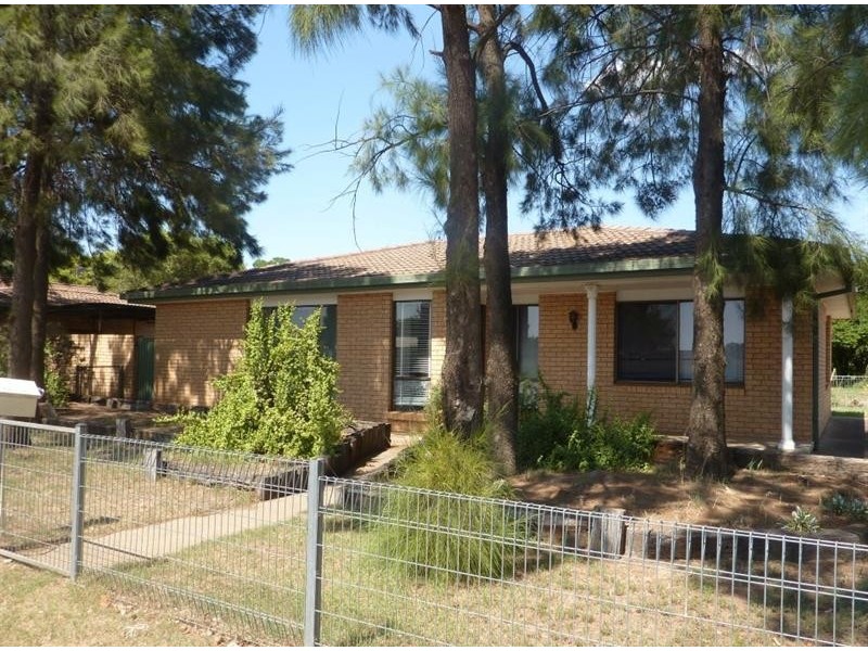 2 Page Ave, Dubbo NSW 2830