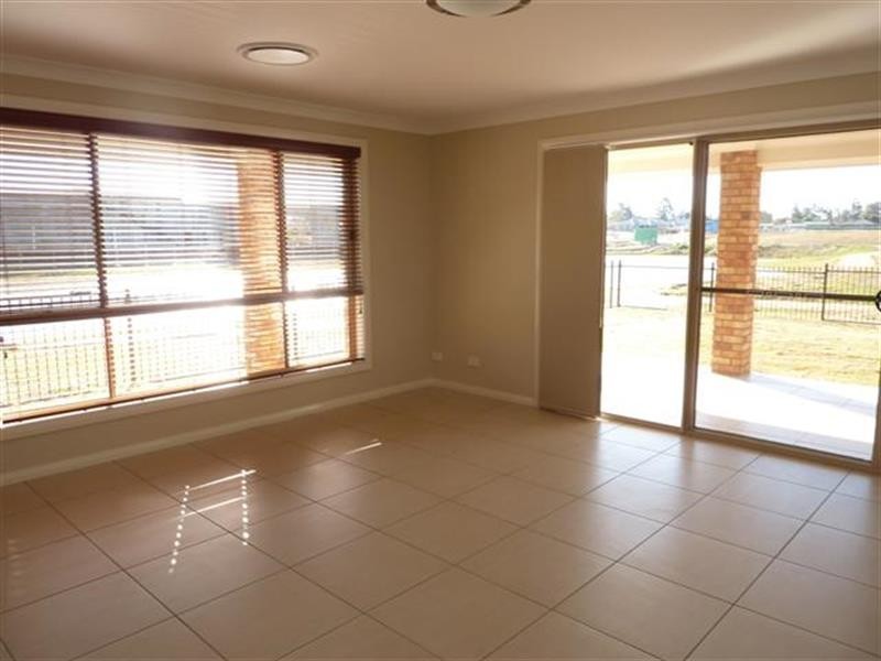 26 Glenshee Cl, Dubbo NSW 2830