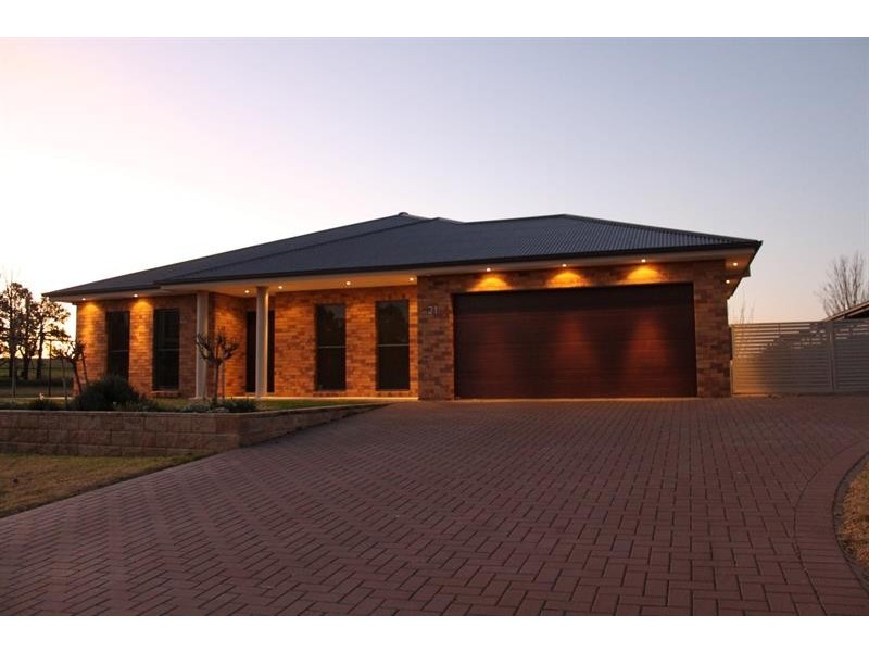 21 Merion Way, Dubbo NSW 2830