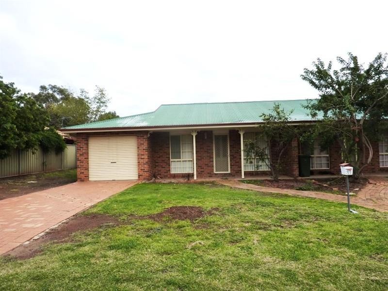 2/1 Light Pl, Dubbo NSW 2830