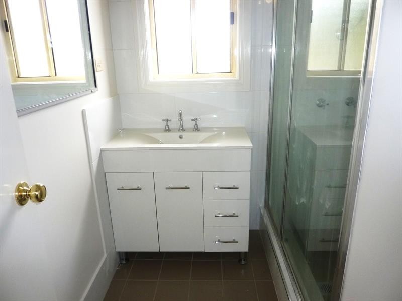 2/1 Light Pl, Dubbo NSW 2830