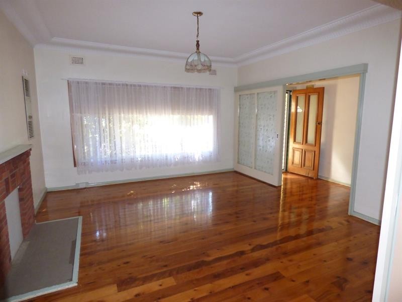 16 Crown St, Dubbo NSW 2830