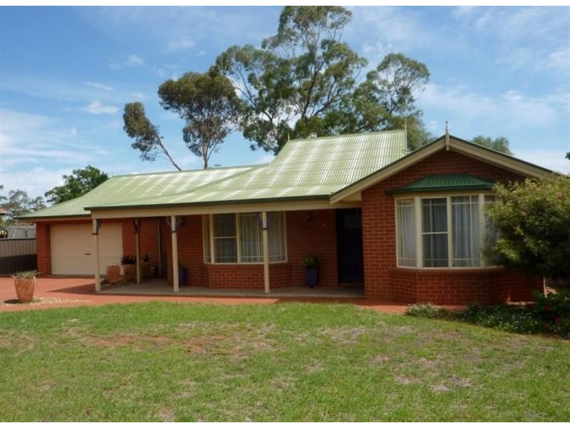 97 Websdale Dr, Dubbo NSW 2830