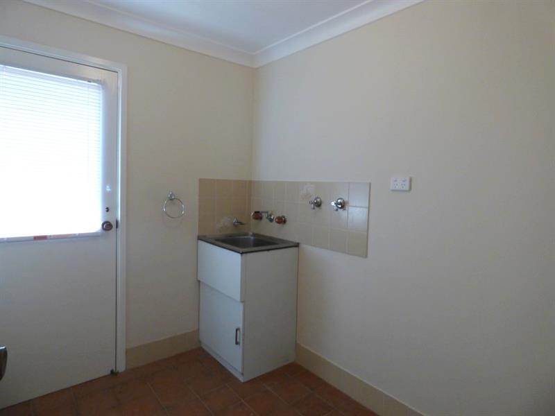 4 Balmoral Pl, Dubbo NSW 2830