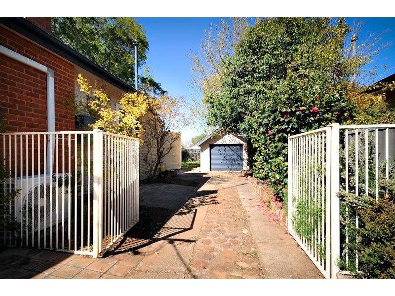 13 Bailey St, Dubbo NSW 2830