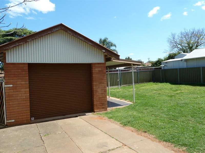 95 Jubilee St, Dubbo NSW 2830