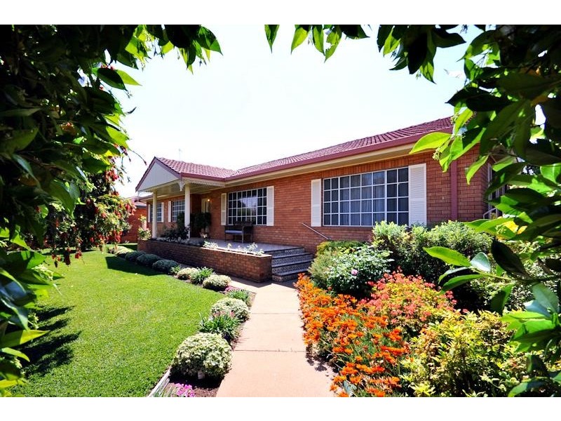 82 Dalton St, Dubbo NSW 2830