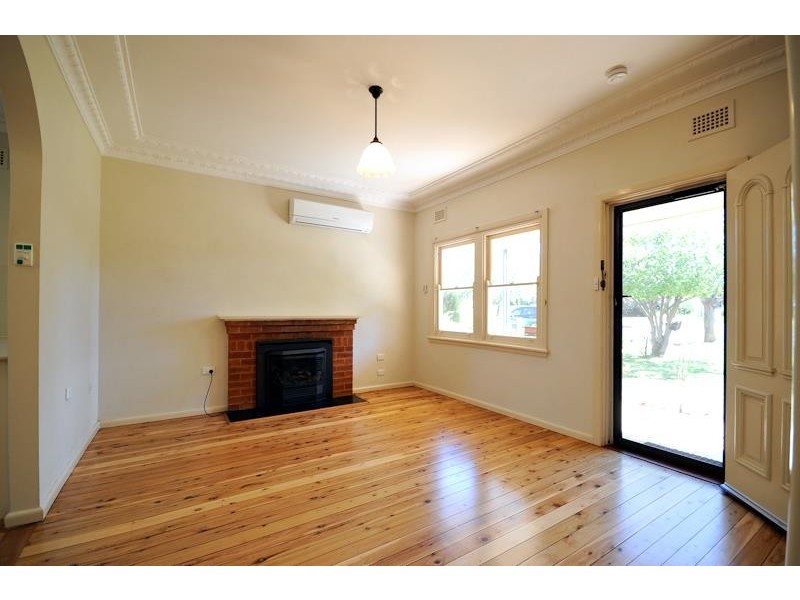 13 Bailey St, Dubbo NSW 2830