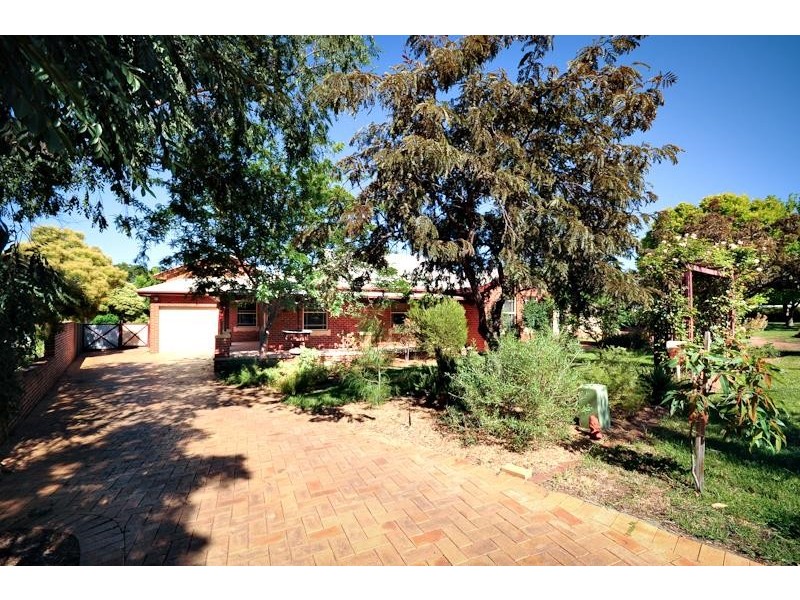 17 Langford Dr, Dubbo NSW 2830