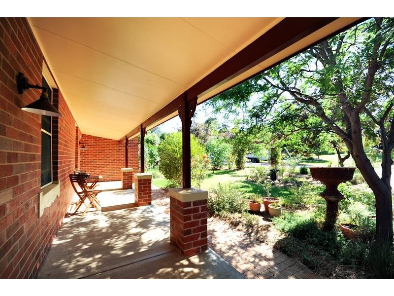 17 Langford Dr, Dubbo NSW 2830