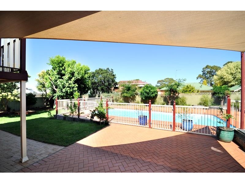 17 Langford Dr, Dubbo NSW 2830
