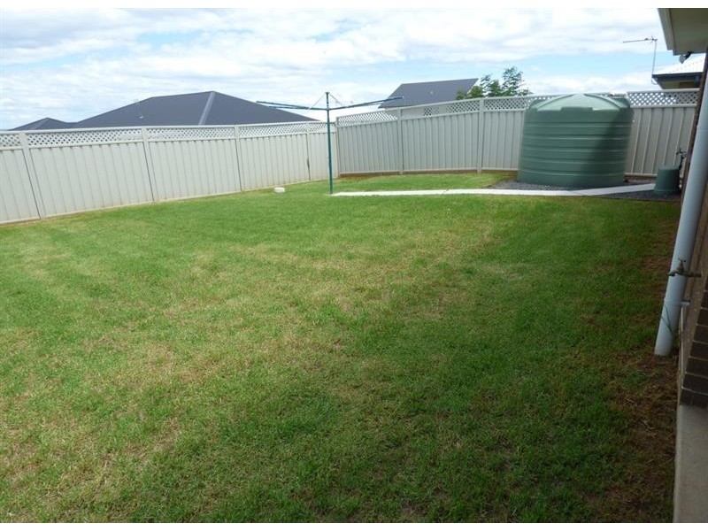 6 Sherrard Cres, Dubbo NSW 2830