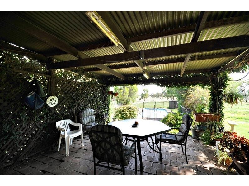 6R Benolong Rd, Dubbo NSW 2830