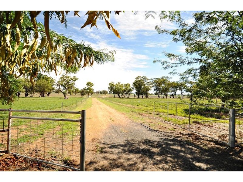 6R Benolong Rd, Dubbo NSW 2830