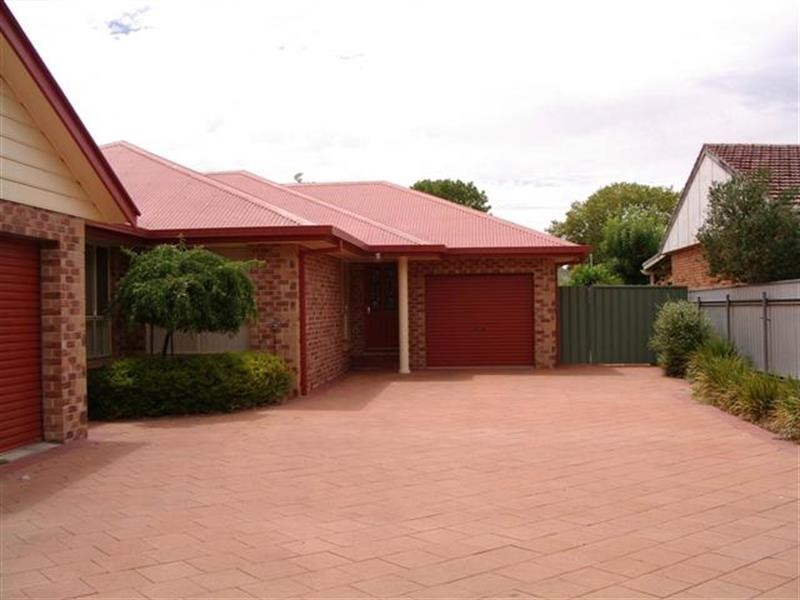 2/16 Park St, Dubbo NSW 2830