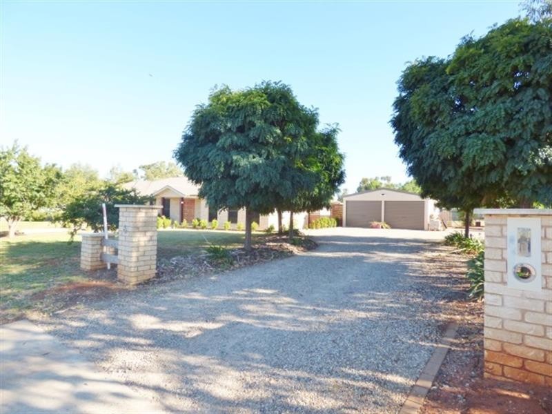 6 Old Homestead Dr, Dubbo NSW 2830