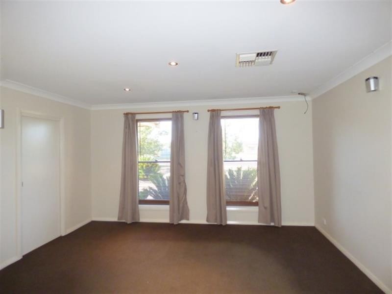 6 Old Homestead Dr, Dubbo NSW 2830