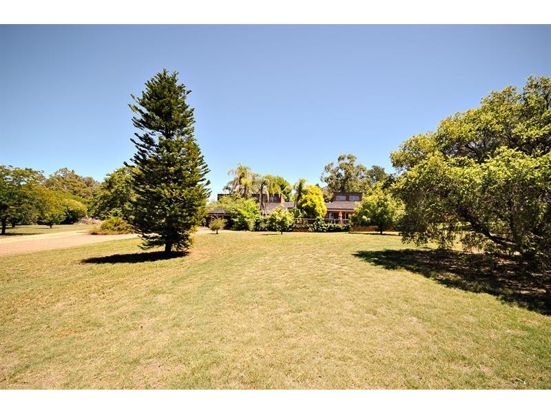13 Pine Knoll Dr, Dubbo NSW 2830