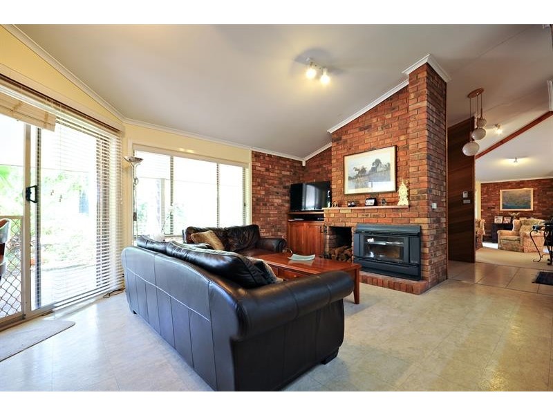 13 Pine Knoll Dr, Dubbo NSW 2830