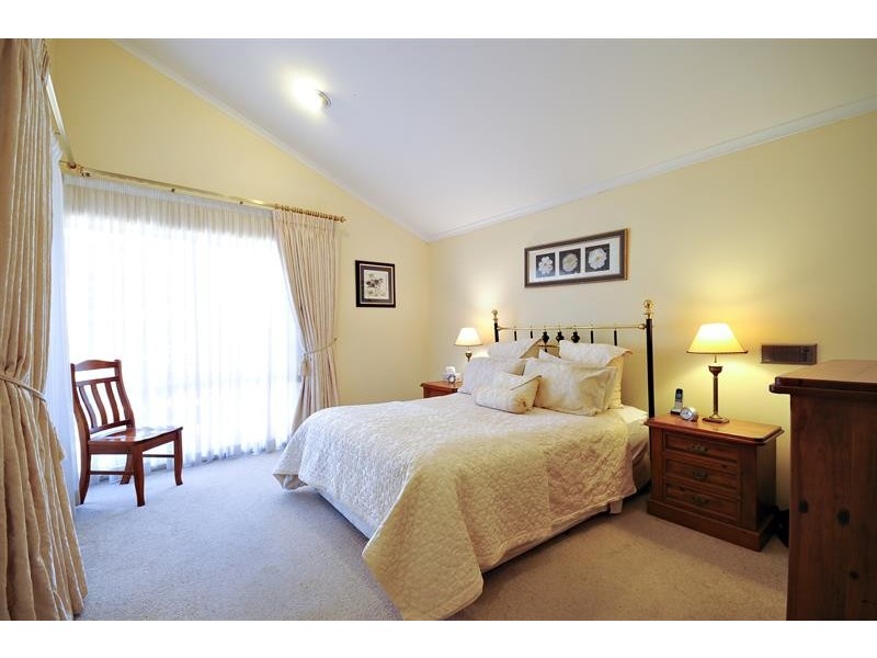 13 Pine Knoll Dr, Dubbo NSW 2830