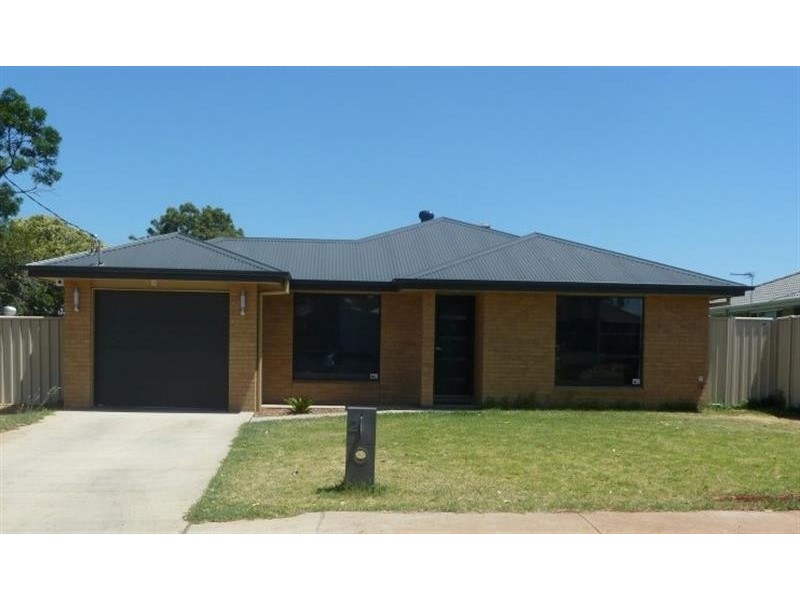 2 Catherine Dr, Dubbo NSW 2830