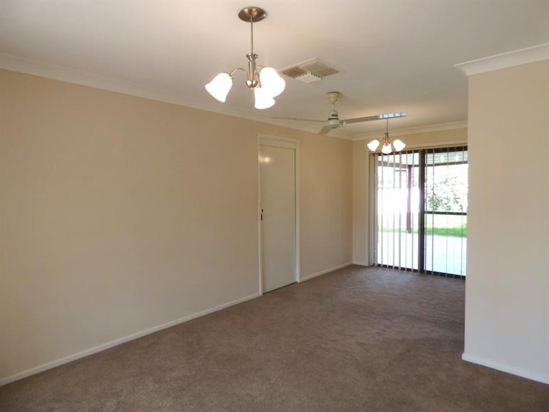 4 Balmoral Pl, Dubbo NSW 2830