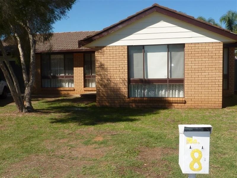 8 Condon Pl, Dubbo NSW 2830
