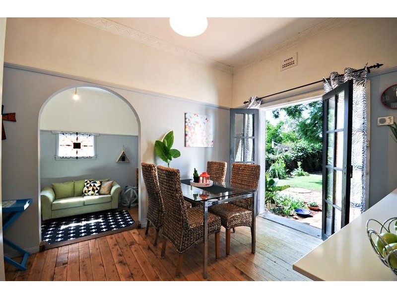 6 Sterling  St, Dubbo NSW 2830