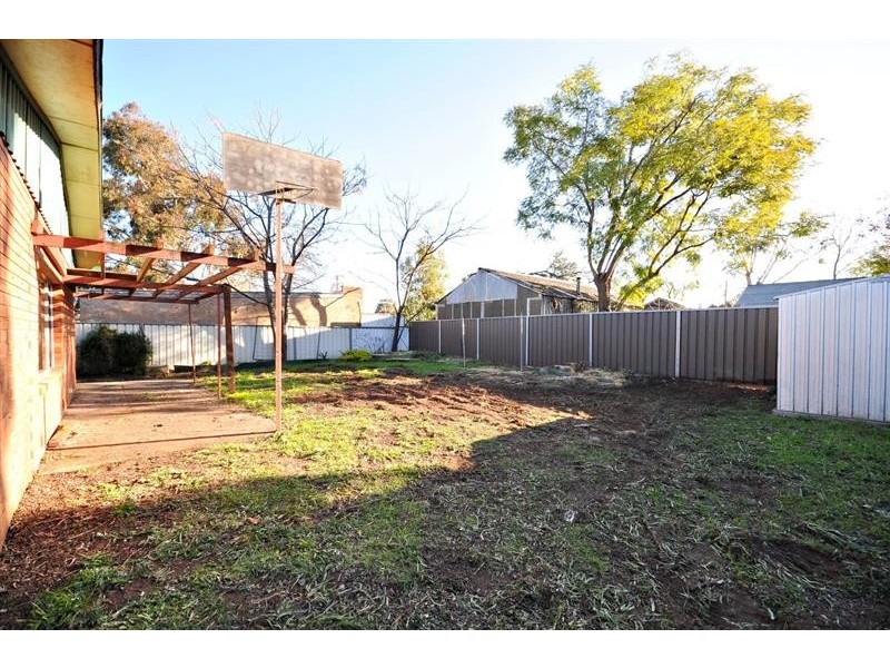 27 Bennett St, Dubbo NSW 2830