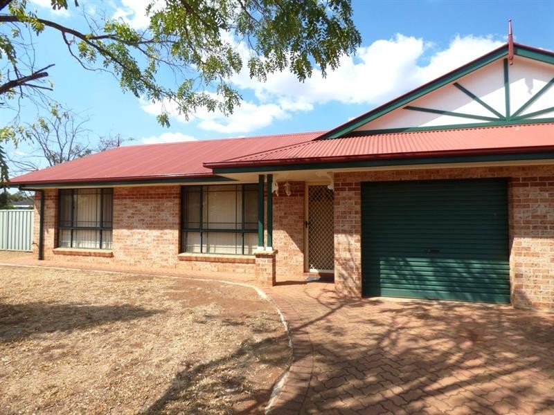 43 York St, Dubbo NSW 2830