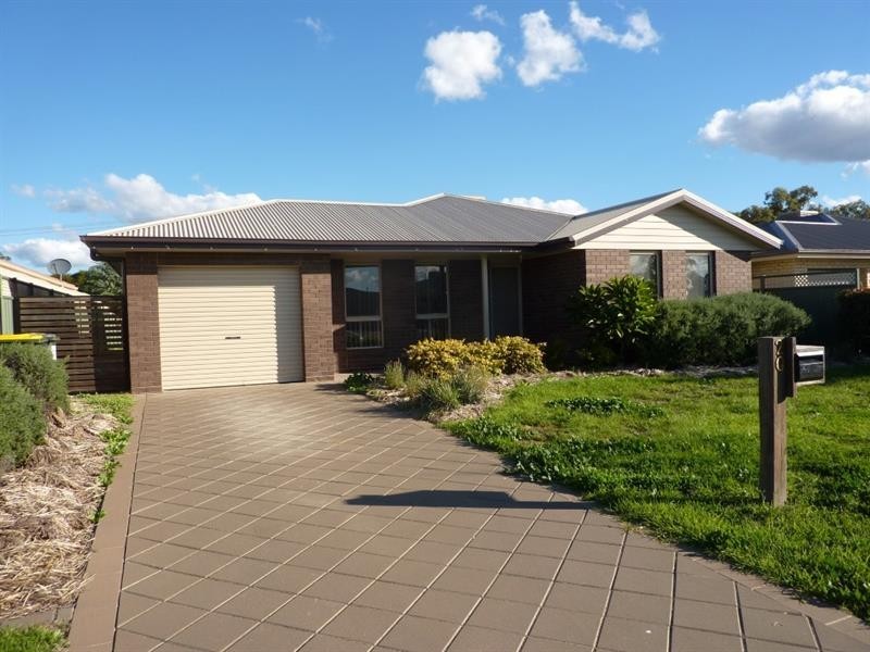 20 Glenshee Cl, Dubbo NSW 2830