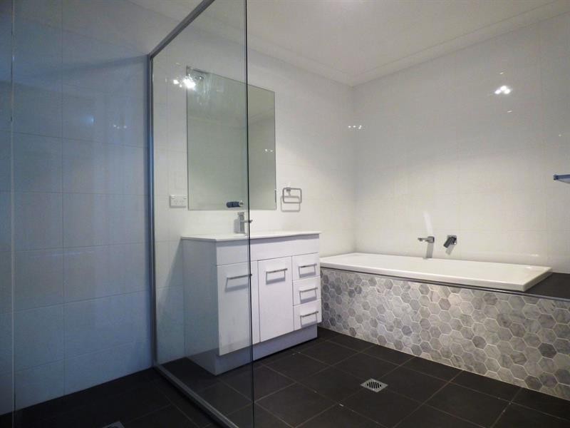 19 Lansdowne Dr, Dubbo NSW 2830