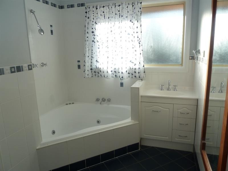 52 Cardiff Arms Ave, Dubbo NSW 2830