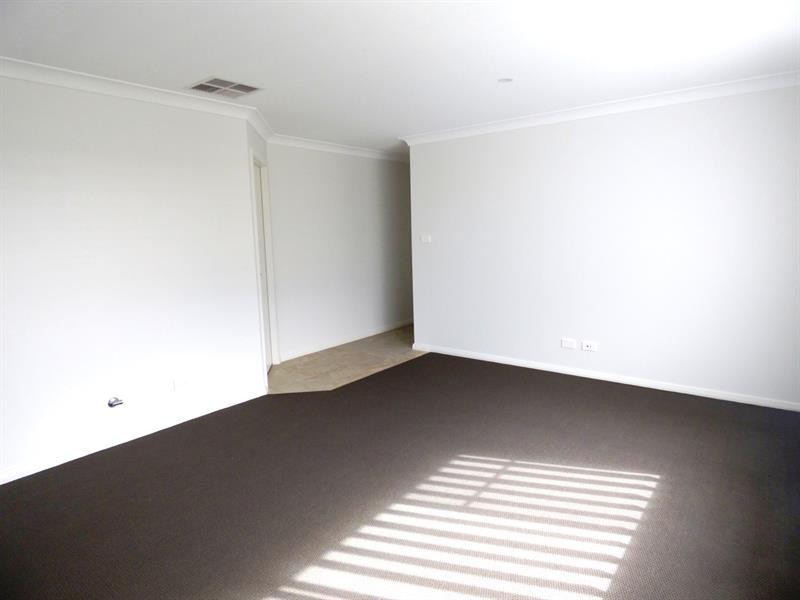 22 Hindmarsh Esp, Dubbo NSW 2830