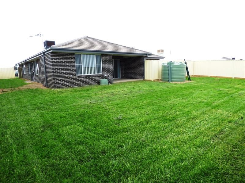 22 Hindmarsh Esp, Dubbo NSW 2830